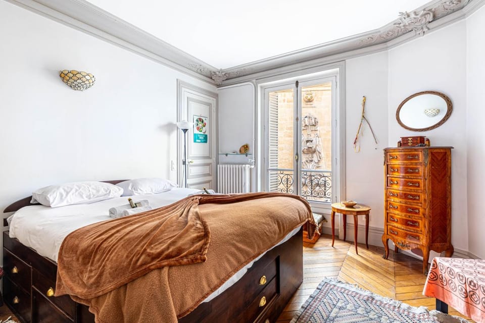 GuestReady - Charming Vintage with Iconic Views Apartment in Paris