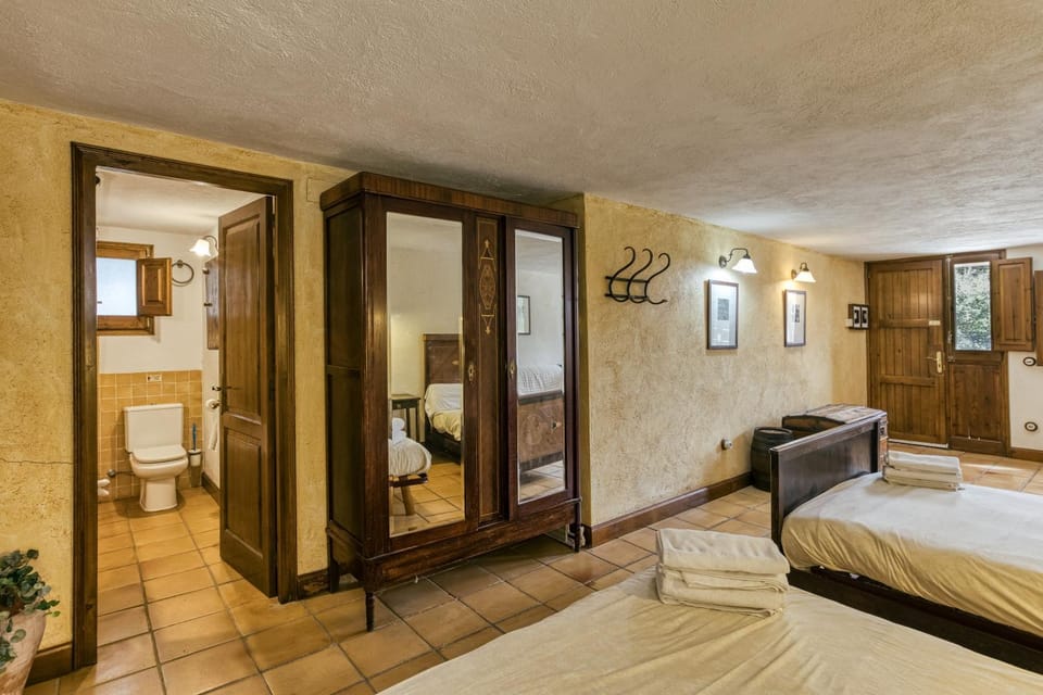 Property building, Bathroom, Living room