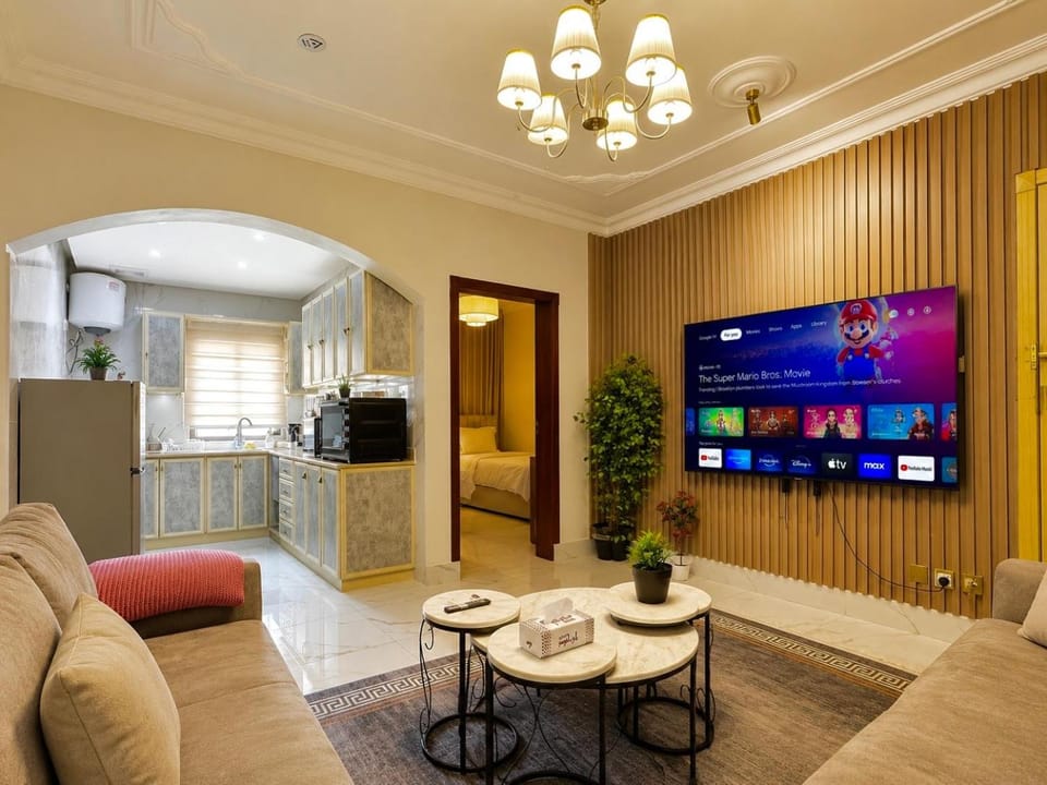 Three Rooms Family Apartment in Heart of Olaya Apartment in Al Khobar