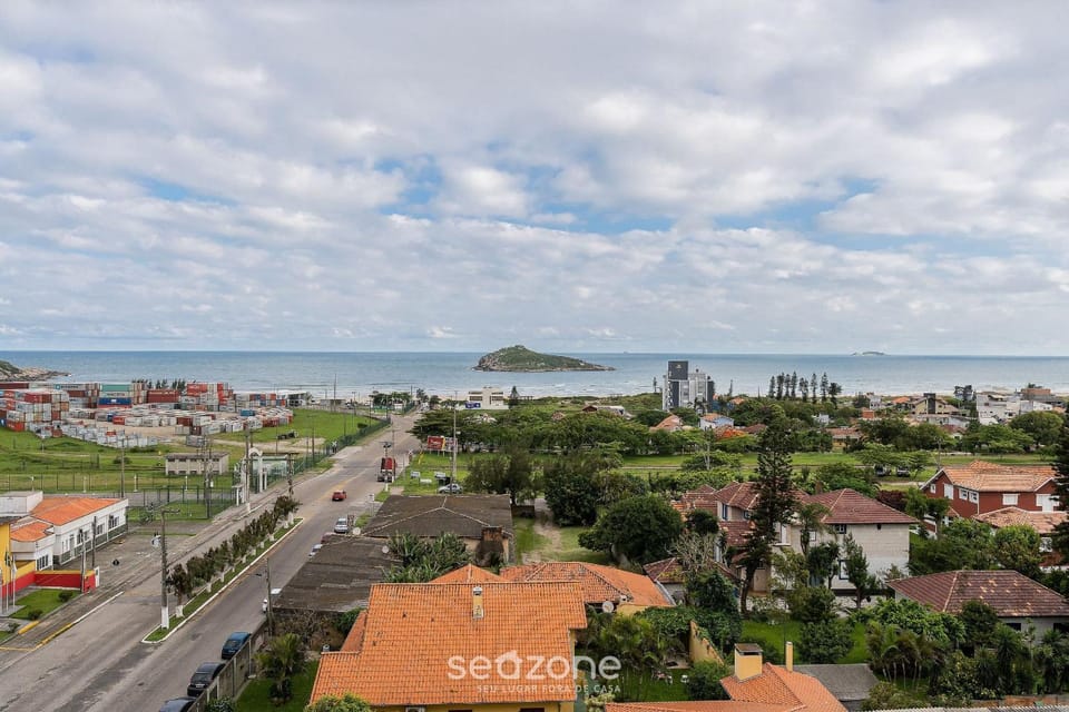 City view, Sea view