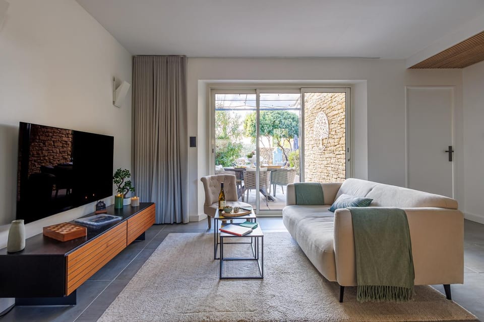 Communal lounge/ TV room, Living room