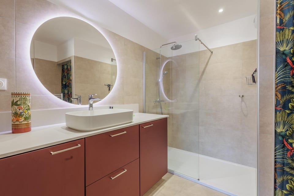 Shower, Bathroom