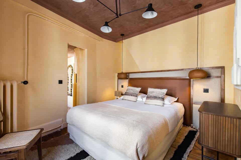 Bed, Photo of the whole room, Bedroom, wardrobe