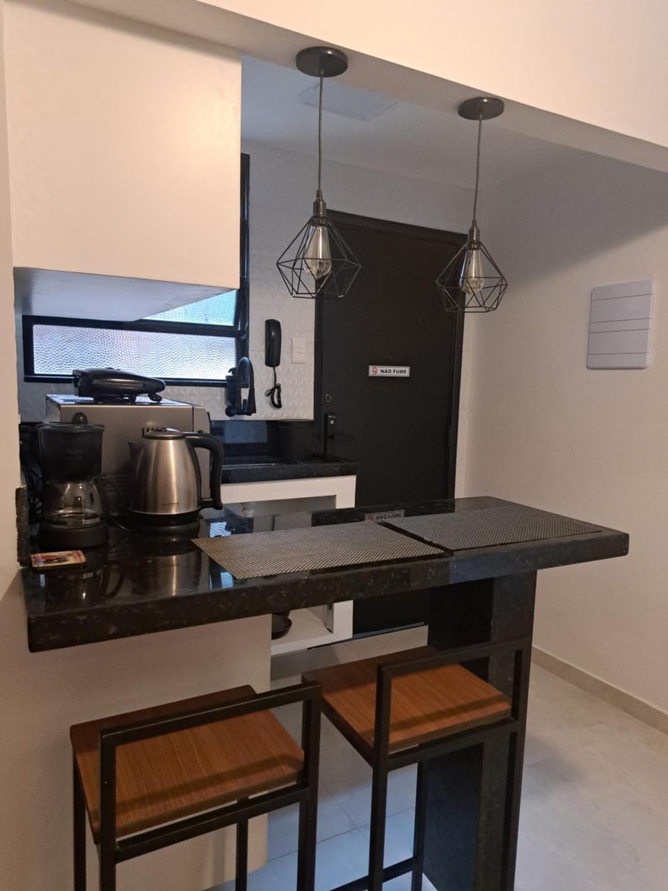 Lev Apartments - Apartamento inteiro - 2 quartos - 300 m da praia de Copacabana - Posto 4 Apartment in Rio de Janeiro