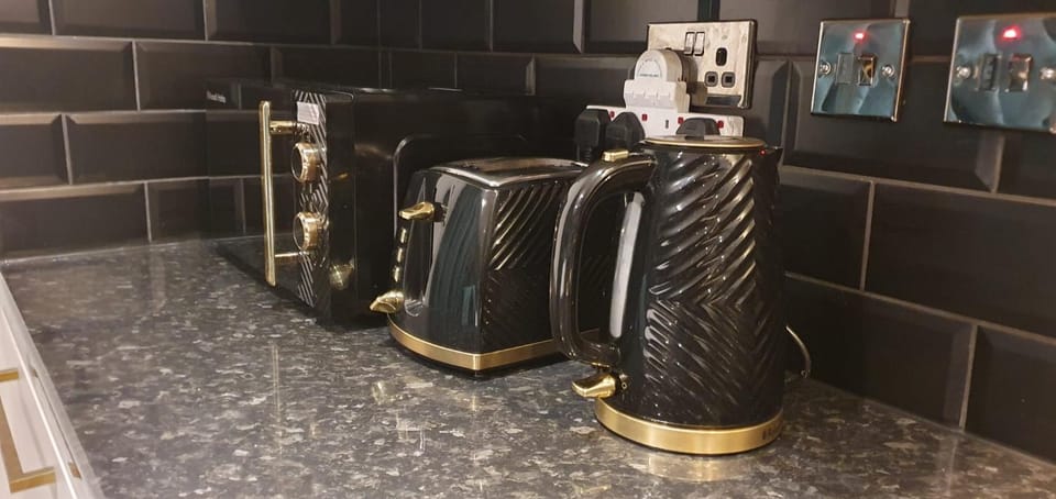 Coffee/tea facilities, microwave, toaster