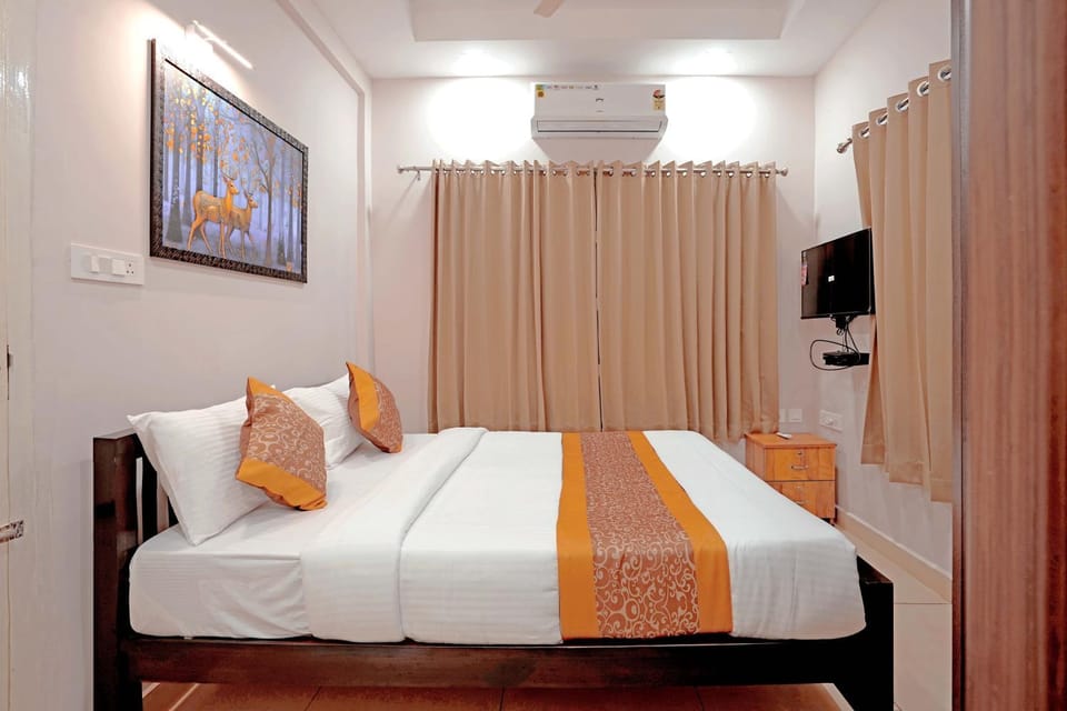Bed, TV and multimedia, Photo of the whole room, Bedroom, wardrobe, air conditioner