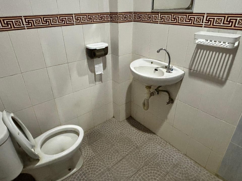 Toilet, Bathroom