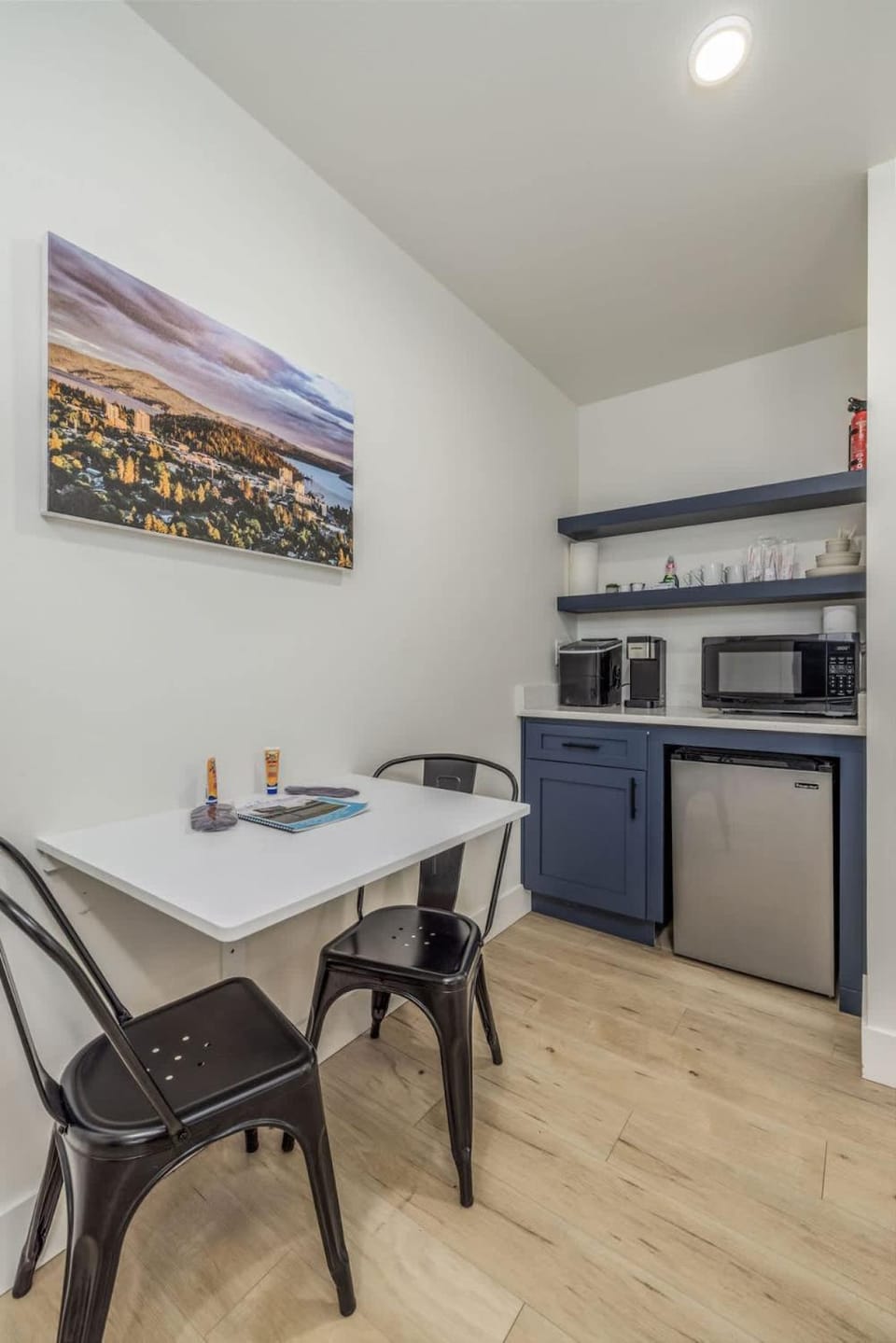 New Studio 5 Min to Lake CDA And 7 Min to Kootenai Hospital Inn in Coeur dAlene