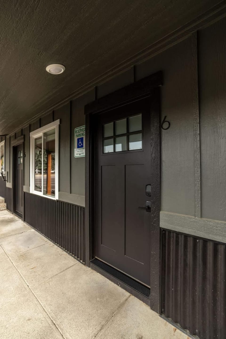 The Flats- Studio #6- Modern Downtown Stay Inn in Coeur dAlene