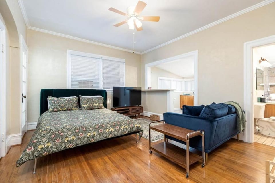 Historic Avenues Loft-Walk Downtown-40 mins to Ski Apartment in Salt Lake City