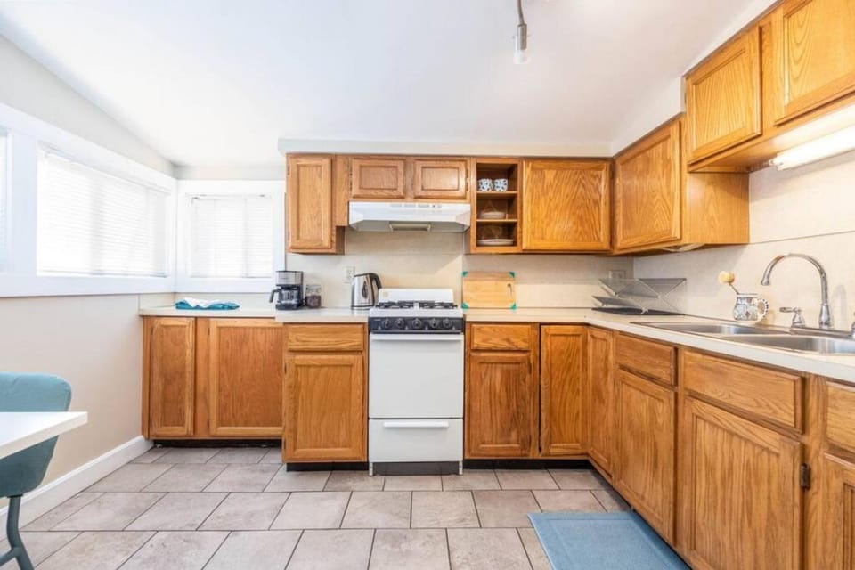 Historic Avenues Loft-Walk Downtown-40 mins to Ski Apartment in Salt Lake City