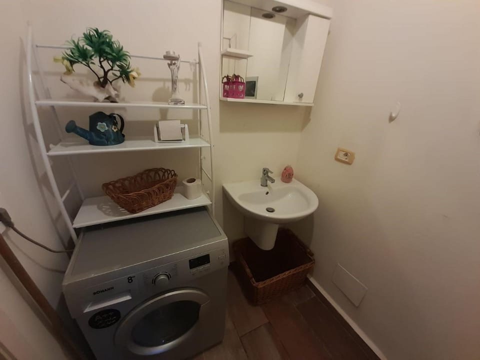 Bathroom, washing machine