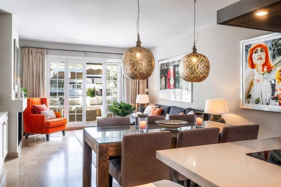 Decorative detail, Dining area