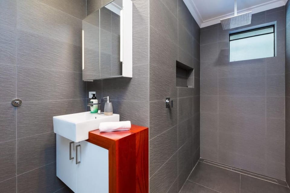 The perfect family escape modern huge backyard House in Perth