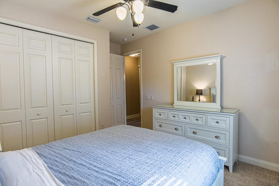 Bed, Photo of the whole room, Bedroom, wardrobe