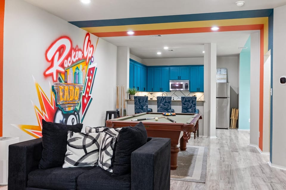 Billiard, Game Room, Living room