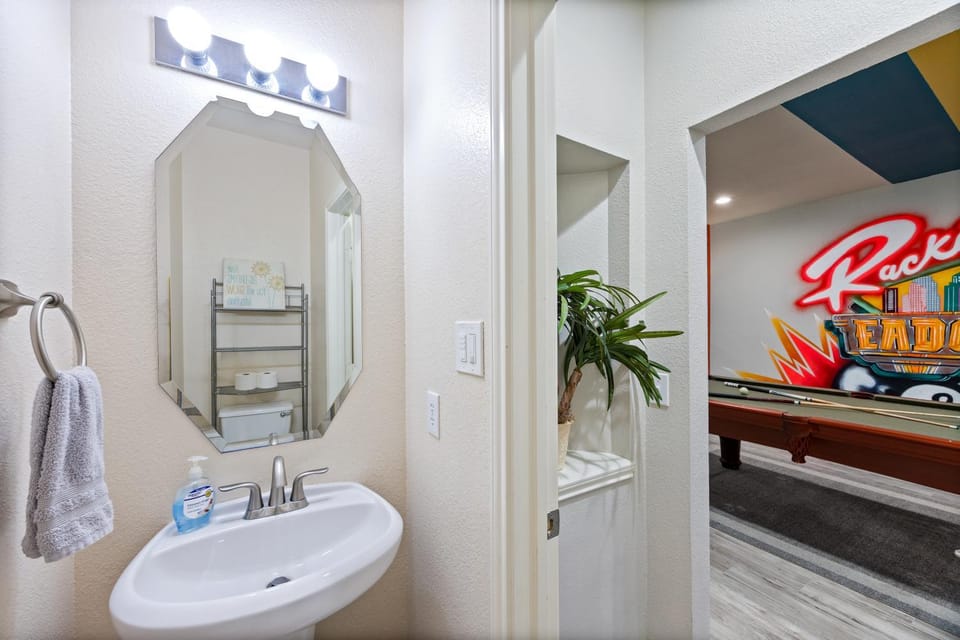 Toilet, Bathroom
