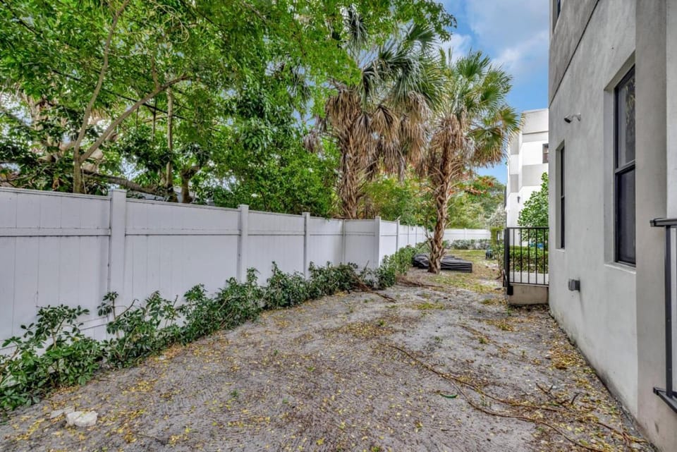 3BR 2.5BA Townhome-10 mins to FTL Beach and Downtown House in Fort Lauderdale