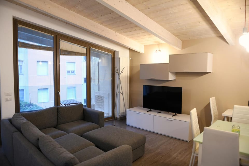 Dingo's House - 5 minutes from M3 Apartment in Milan