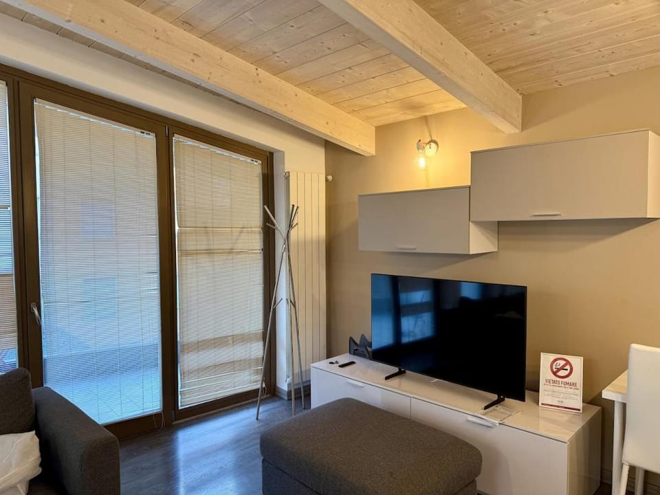 Dingo's House - 5 minutes from M3 Apartment in Milan