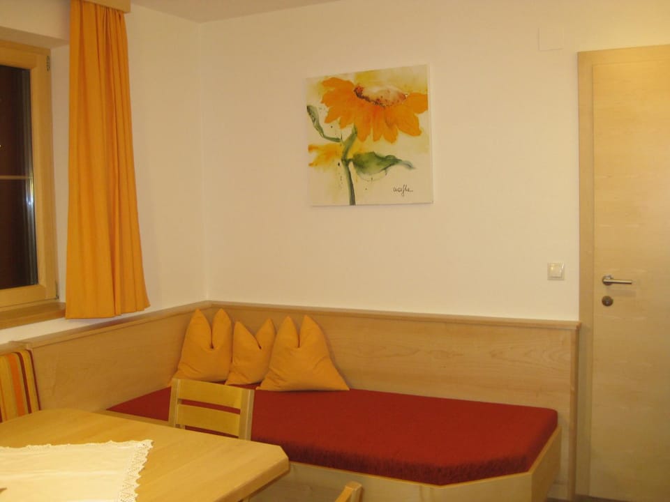Decorative detail, Seating area