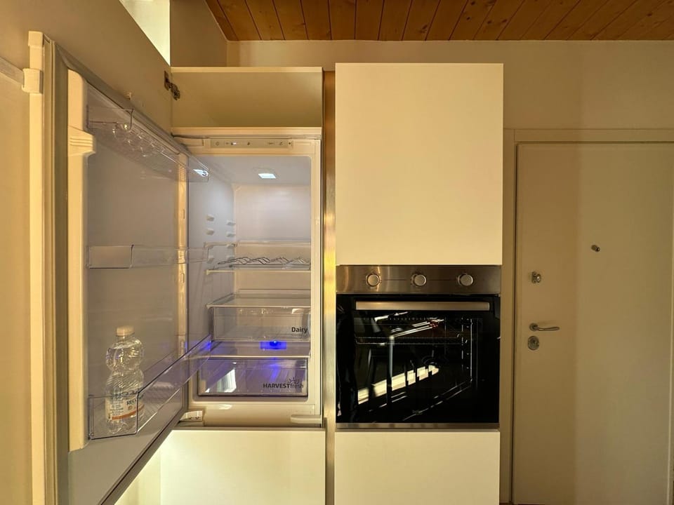 Kitchen or kitchenette, oven