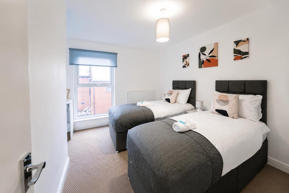 Bed, Photo of the whole room, Bedroom, internet