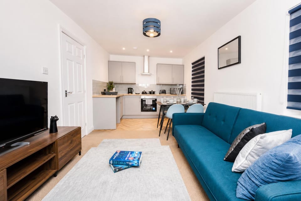 Communal lounge/ TV room, TV and multimedia, Kitchen or kitchenette, Living room, Seating area, Dining area, Evening entertainment