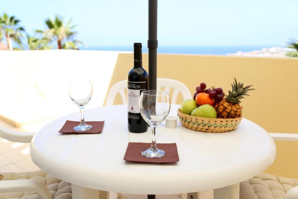 Balcony/Terrace, Food and drinks, Sea view