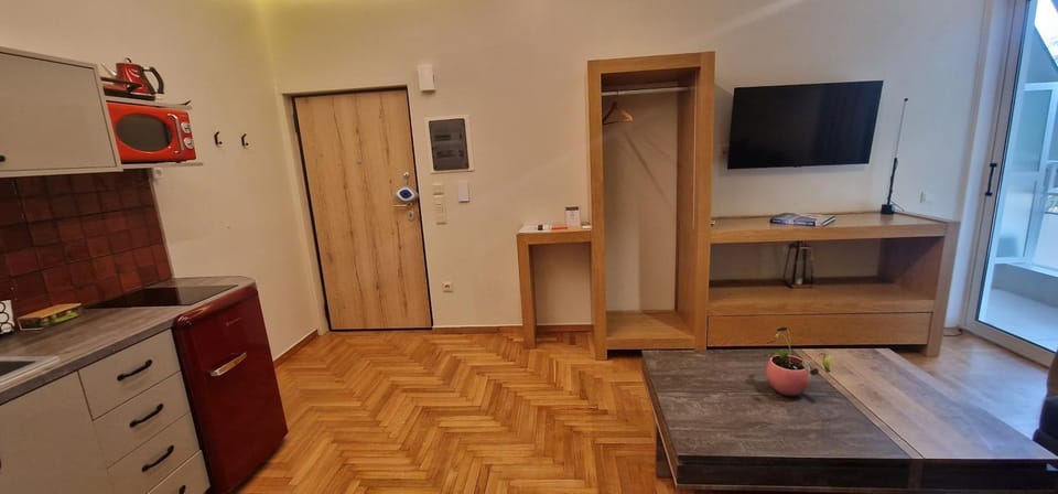 TV and multimedia, Kitchen or kitchenette, stove