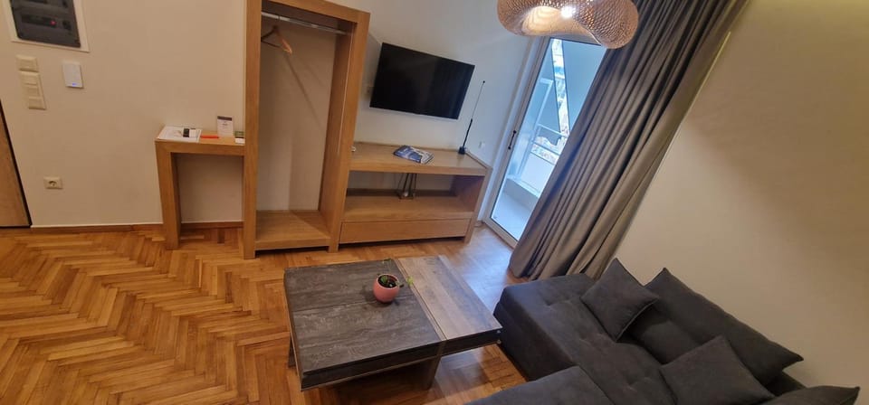 Communal lounge/ TV room, TV and multimedia, Living room, Seating area