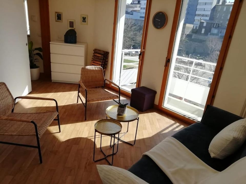 appart de charme -proche du jardin Dior Apartment in Granville