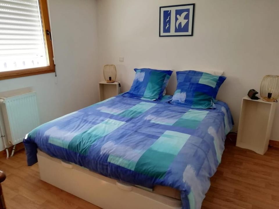 appart de charme -proche du jardin Dior Apartment in Granville