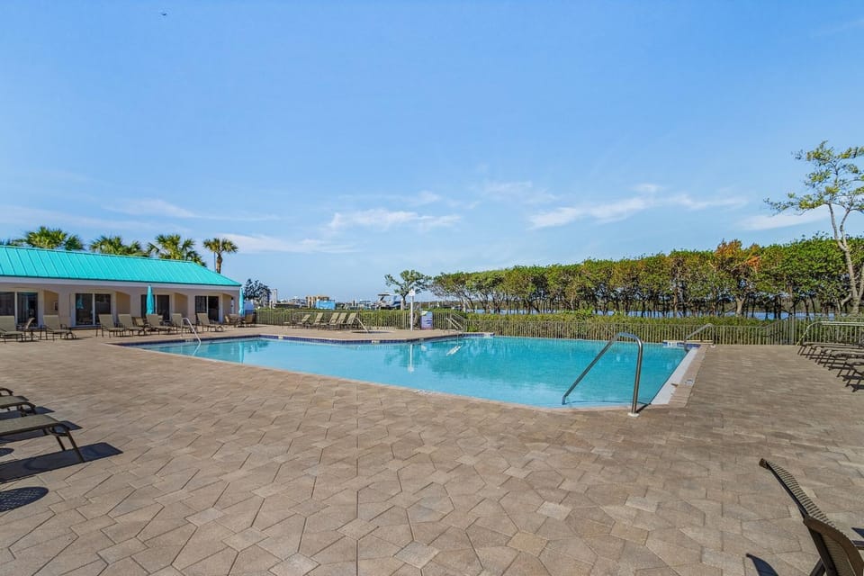 Bay Front 3 Bedroom Condo #356 condo Apartment in Estero Island