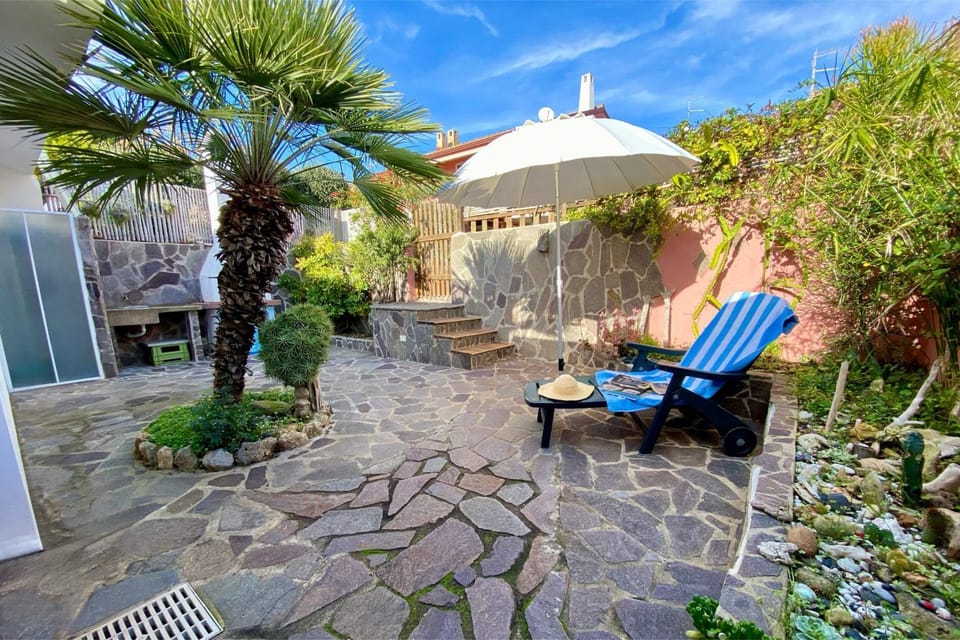 Patio, sunbed