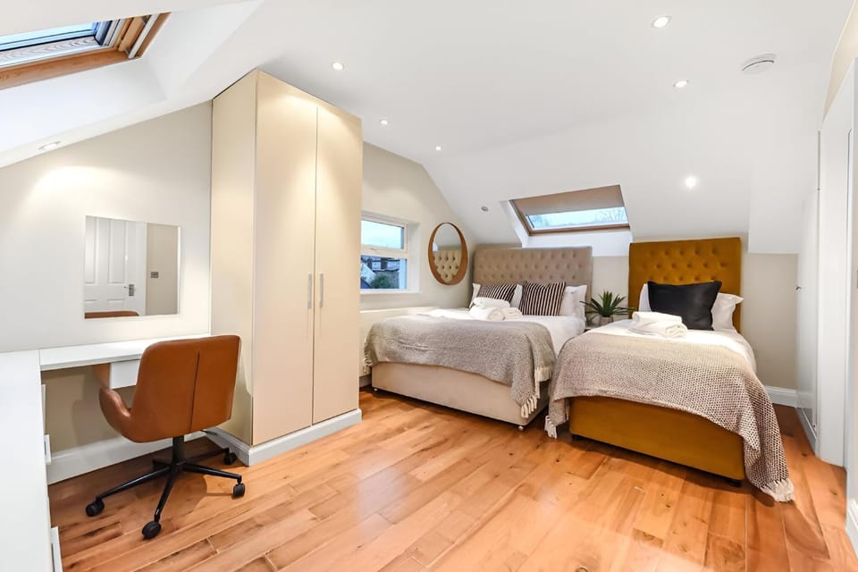 Bed, Bedroom, hair dresser, wardrobe