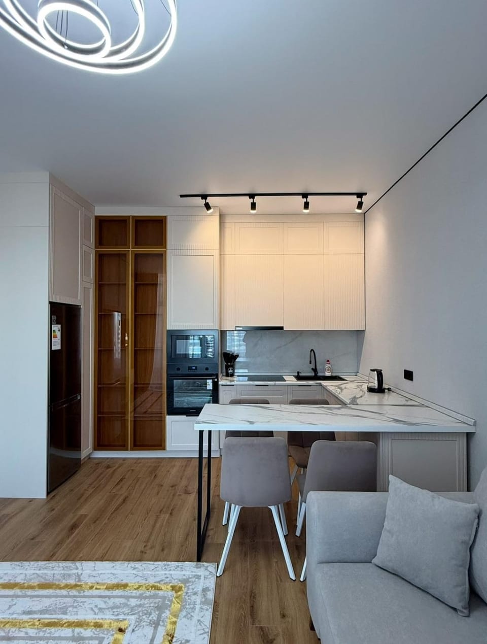 Kitchen or kitchenette, Seating area, Dining area, oven, stove