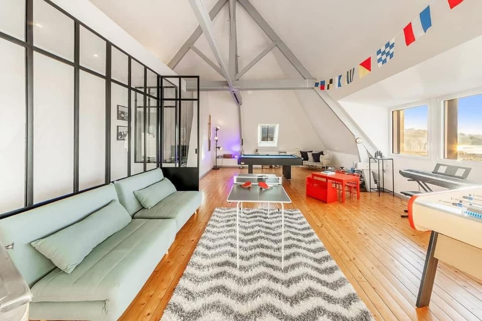 Game Room, Living room, Seating area