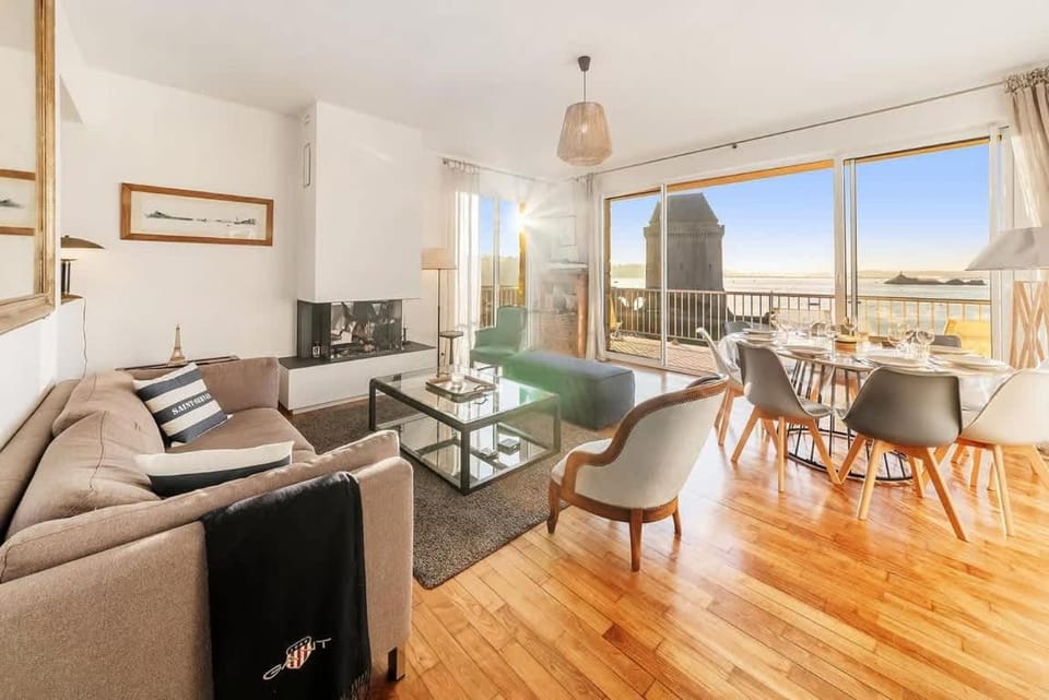 Living room, Seating area, Dining area, Sea view