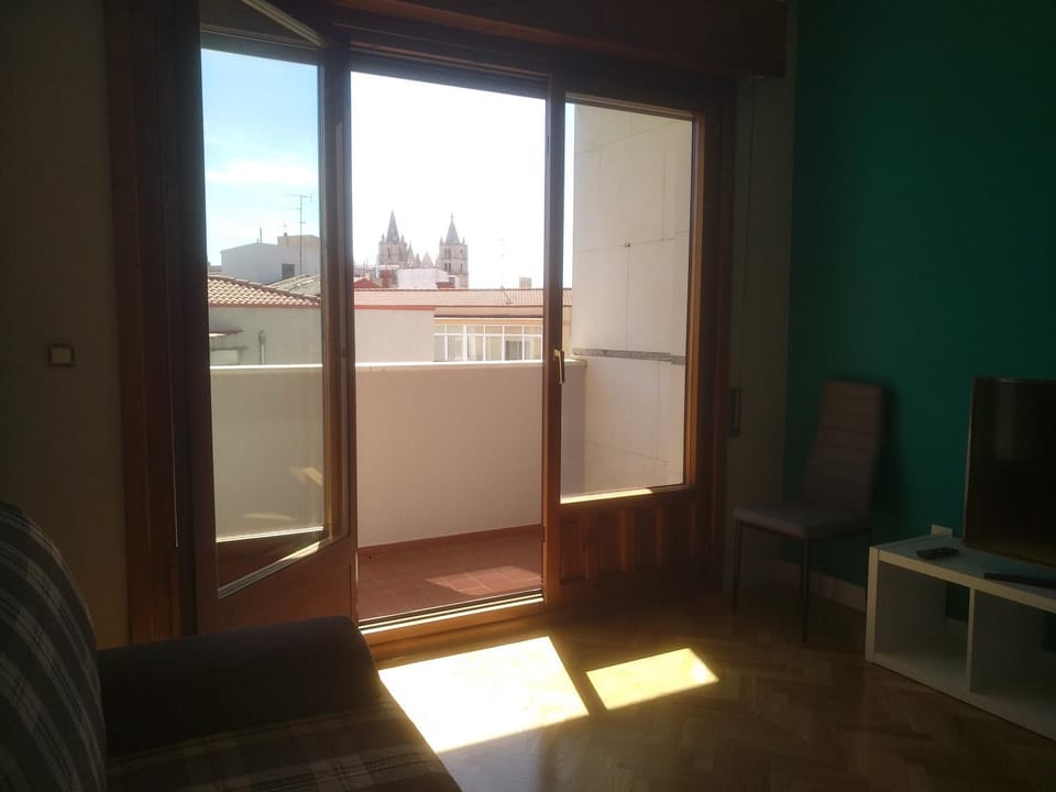 View (from property/room), Balcony/Terrace, Living room