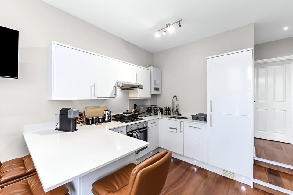 TV and multimedia, Coffee/tea facilities, Dining area, minibar, oven, stove, toaster