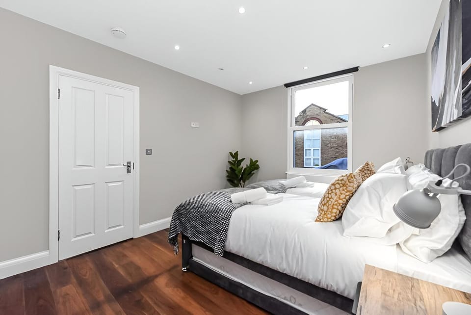Bed, Bedroom, wardrobe