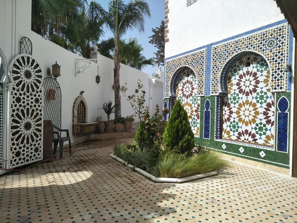 Facade/entrance