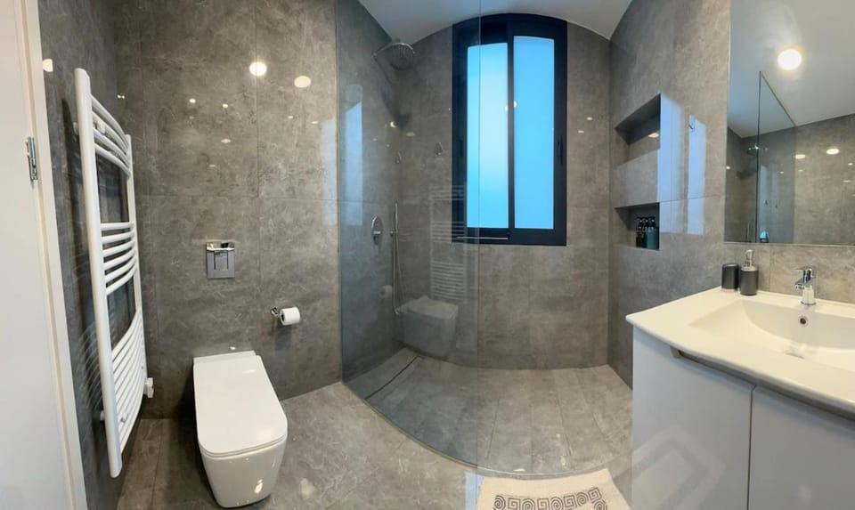 Lux Hub Spot-Νear European Uni Engomi Apartment in Nicosia City