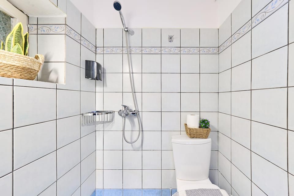 Bathroom, Living room