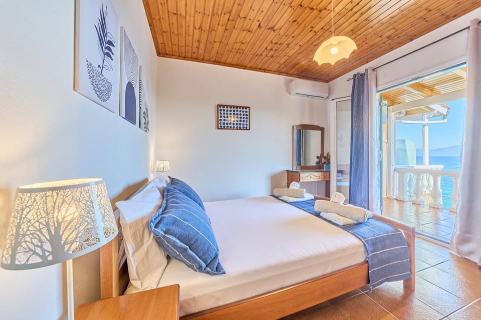 Property building, Living room, Bedroom