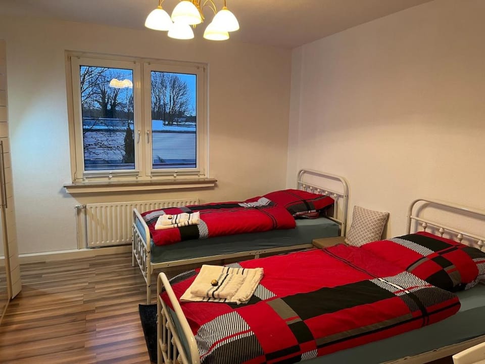 Bed, Photo of the whole room, Bedroom, internet, towels