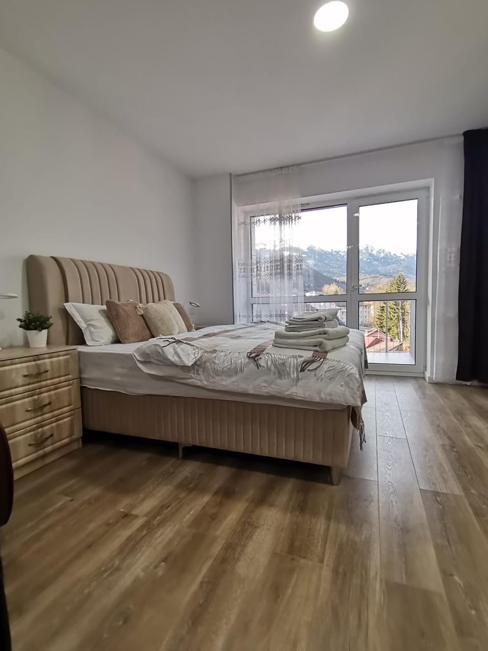Bed, Natural landscape, Bedroom, towels