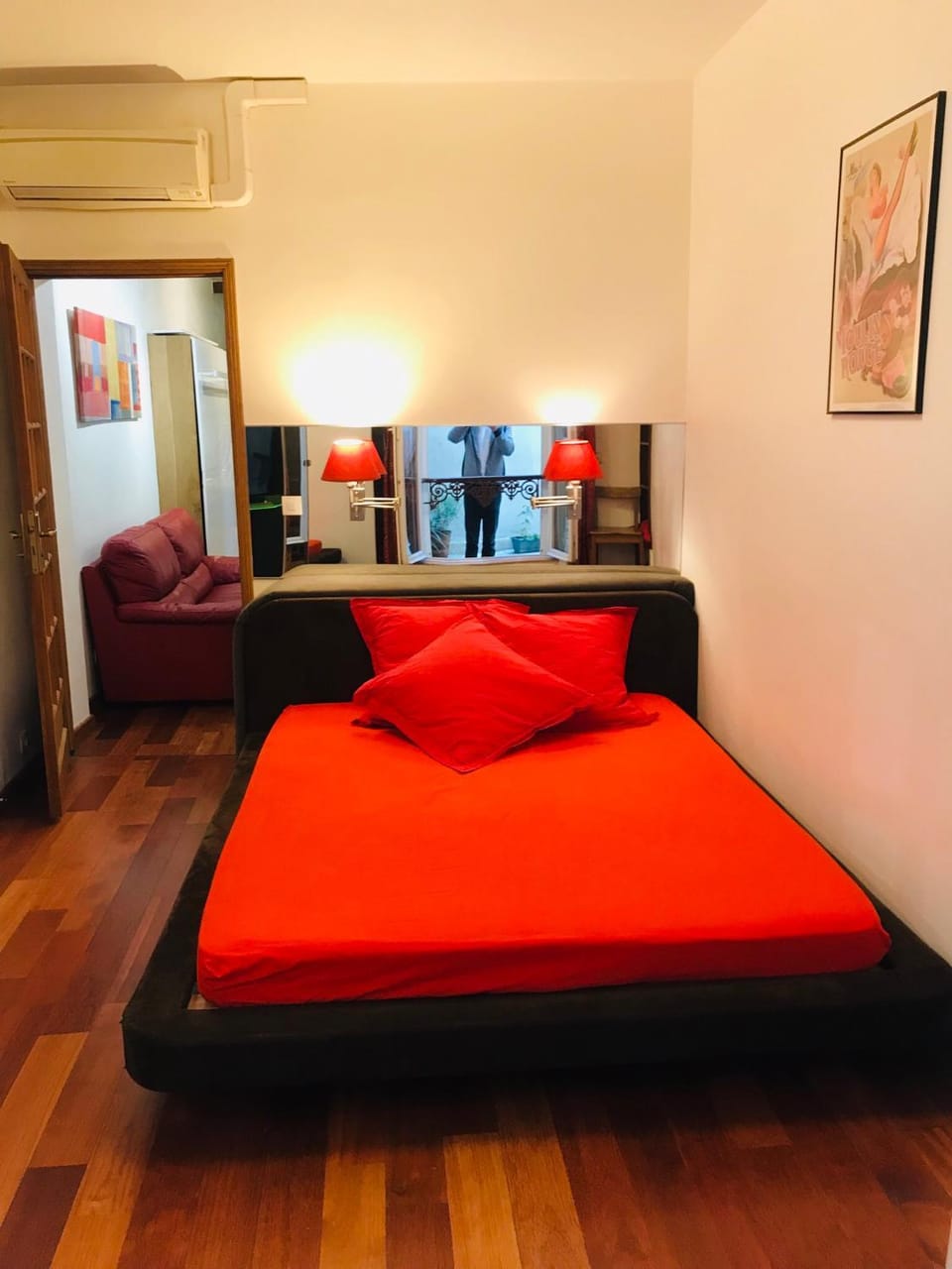 Bed, Photo of the whole room, Decorative detail, Bedroom