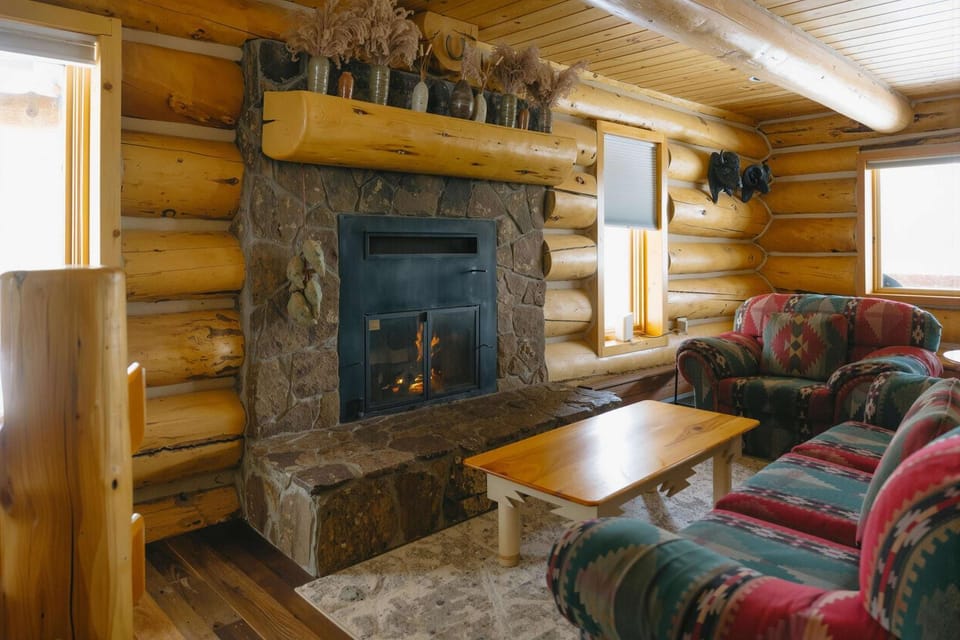 Silverthorne Cabin with Hot Tub and Forest Access Cabin in Wildernest